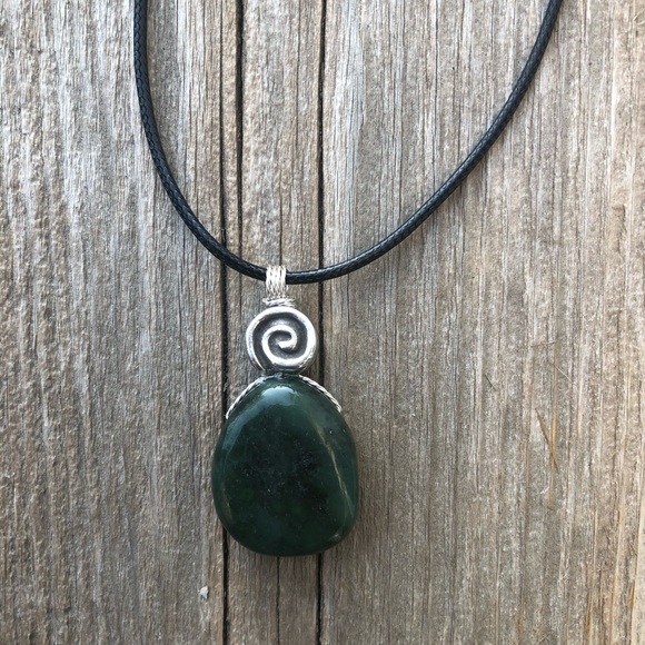 Nephrite Jade - Picture 12 of 12